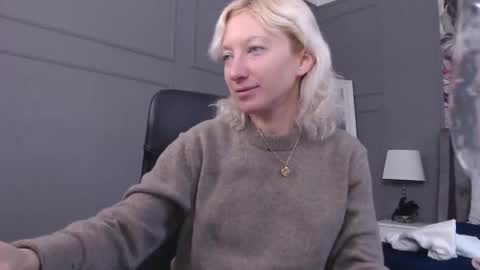 Snapshot of natalie_bitton chatting on 17, 2, 2026 Natalie online show from 17, 2, 2026