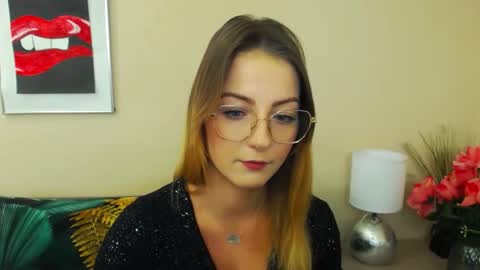 Snapshot of natalie_live chatting on 5, 2, 2025 NatalieSexy online show from 5, 2, 2025