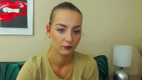 Snapshot of natalie_live chatting on 29, 10, 2025 NatalieSexy online show from 29, 10, 2025