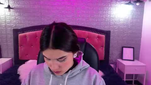 natalie  online show from 12, 9, 2025