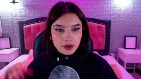 natalie  online show from 18, 9, 2025