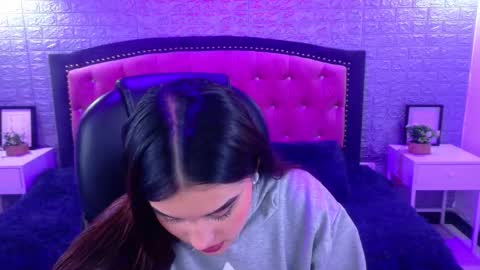 natalie  online show from 21, 11, 2025