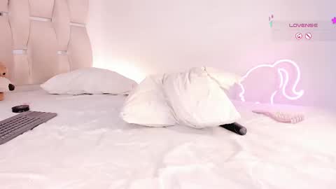  Natalie   online show from 5, 3, 2025