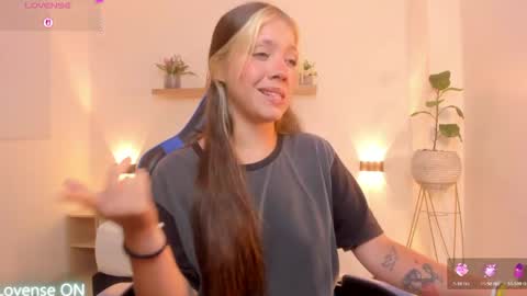 Snapshot of nataly_rodri chatting on 24, 5, 2026 Nataly online show from 24, 5, 2026