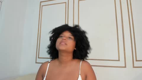 Snapshot of nataly_velez chatting on 12, 1, 2025 Naty online show from 12, 1, 2025