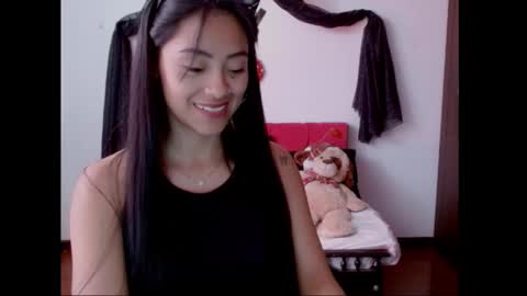 Nataly Escobar online show from 10, 3, 2025