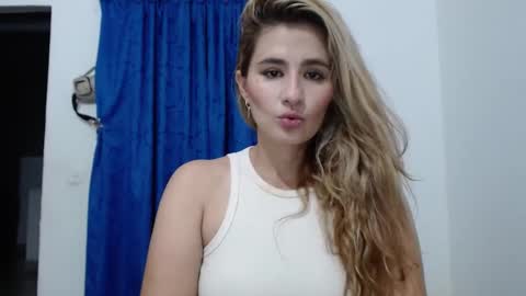 Snapshot of natasha_lopera chatting on 3, 3, 2025 Natasha online show from 3, 3, 2025