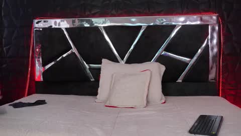 Natasha Vesper  online show from 4, 11, 2025