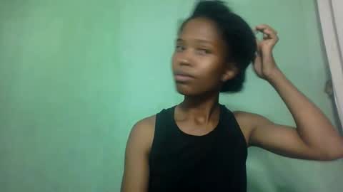 Snapshot of nathalie004 chatting on 10, 10, 2025 nathalie004 online show from 10, 10, 2025