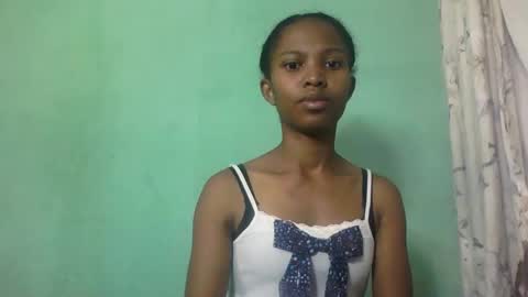 Snapshot of nathalie004 chatting on 16, 10, 2025 nathalie004 online show from 16, 10, 2025