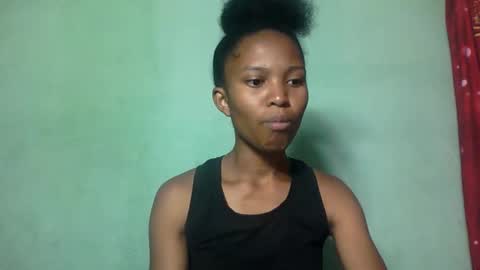 Snapshot of nathalie004 chatting on 27, 10, 2025 nathalie004 online show from 27, 10, 2025