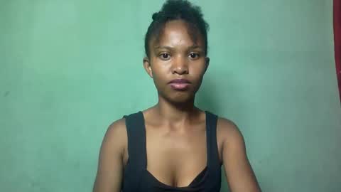 Snapshot of nathalie004 chatting on 30, 10, 2025 nathalie004 online show from 30, 10, 2025