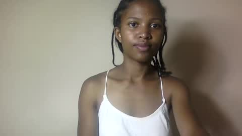 Snapshot of nathalie004 chatting on 7, 11, 2025 nathalie004 online show from 7, 11, 2025