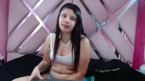 Snapshot of nathaly_low chatting on 3, 1, 2025 nathaly low online show from 3, 1, 2025
