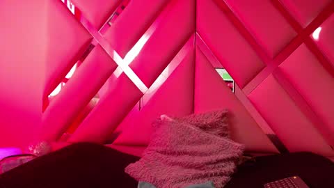 Snapshot of nathaly_low chatting on 12, 1, 2025 nathaly low online show from 12, 1, 2025
