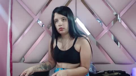 Snapshot of nathaly_low chatting on 13, 2, 2025 nathaly low online show from 13, 2, 2025
