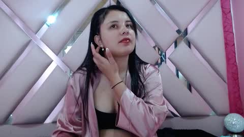 Snapshot of nathaly_low chatting on 9, 9, 2025 nathaly low online show from 9, 9, 2025