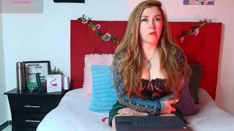 Snapshot of nathaly_stepmom chatting on 15, 10, 2025 Natha online show from 15, 10, 2025
