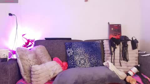 Snapshot of nathaly_stepmom chatting on 5, 5, 2026 Natha online show from 5, 5, 2026