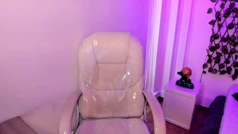 nathalyy_ds online show from 10, 2, 2026