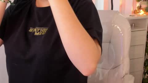 Snapshot of nathalyy_ds chatting on 12, 5, 2026 nathalyy_ds online show from 12, 5, 2026