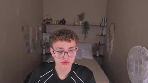 Snapshot of nathan_curl chatting on 30, 9, 2025 Nathan online show from 30, 9, 2025
