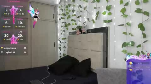 Snapshot of natiroberts_____ chatting on 24, 4, 2026 Natalie online show from 24, 4, 2026