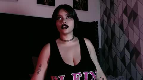 Gwen  online show from 22, 10, 2025