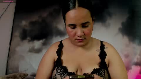 Snapshot of naty_bustos chatting on 7, 6, 2026 naty bustos online show from 7, 6, 2026