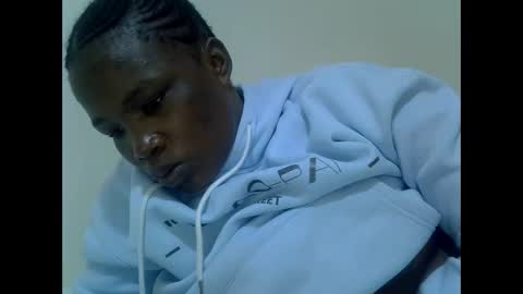 Snapshot of naughty_baddie5 chatting on 16, 12, 2025 candy online show from 16, 12, 2025