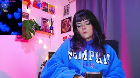 Em  please help me reach 100 thumbs up 3 online show from 17, 1, 2025