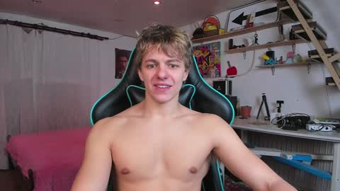 Snapshot of naughty_nik43 chatting on 28, 1, 2025 Nik online show from 28, 1, 2025