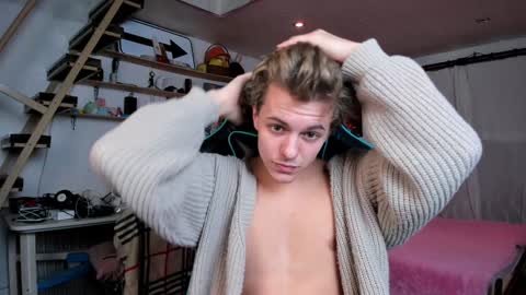 Snapshot of naughty_nik43 chatting on 1, 2, 2025 Nik online show from 1, 2, 2025