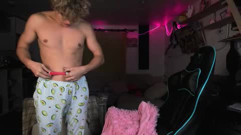 Snapshot of naughty_nik43 chatting on 1, 10, 2025 Nik online show from 1, 10, 2025