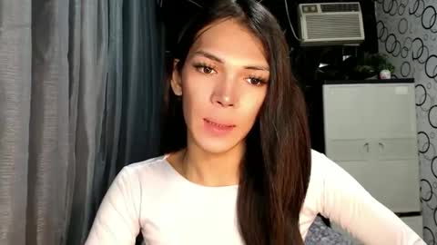 Snapshot of naughty_princess24 chatting on 4, 6, 2026 Ariela online show from 4, 6, 2026