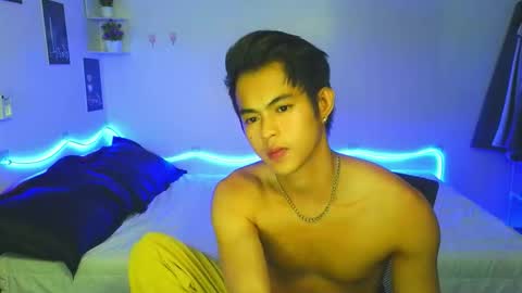 Snapshot of naughtyboylouie chatting on 20, 10, 2025 Loue online show from 20, 10, 2025