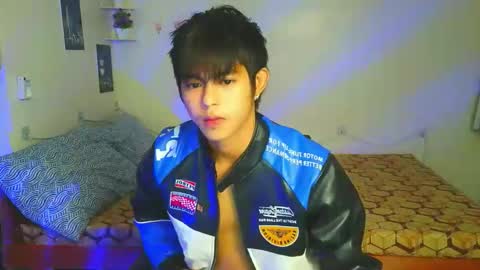 Snapshot of naughtyboylouie chatting on 31, 10, 2025 Loue online show from 31, 10, 2025