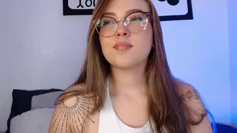 Snapshot of naughtycurvybbx chatting on 24, 9, 2025 LANAindependent model online show from 24, 9, 2025