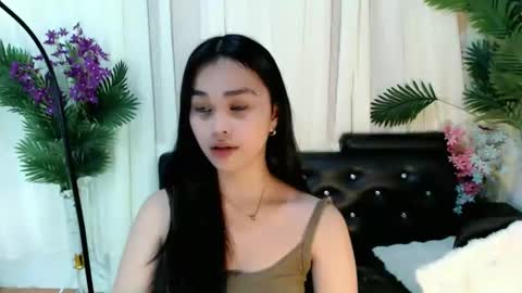 Snapshot of naughtymuse_ chatting on 5, 4, 2026 ELISE online show from 5, 4, 2026