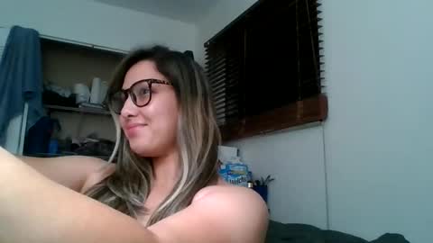 naughtynadia52 online show from 19, 3, 2026