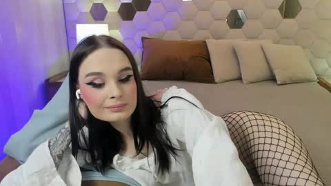 naughtyylory online show from 7, 3, 2026