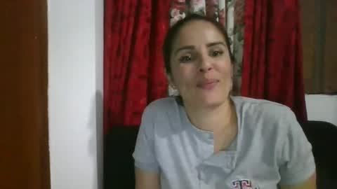 Snapshot of naugthymilf23 chatting on 18, 2, 2025 keyra online show from 18, 2, 2025
