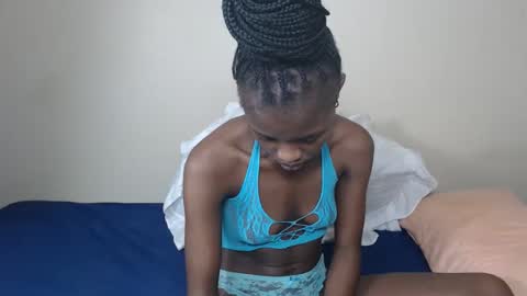 nawtylarissa_ online show from 28, 11, 2025