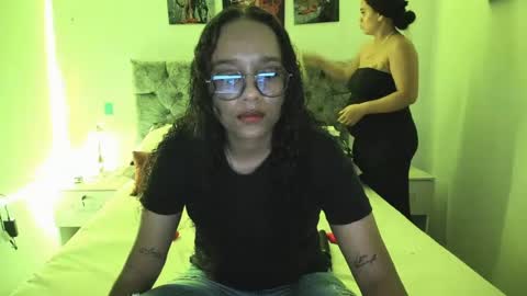 Snapshot of nay_and_aleja chatting on 15, 6, 2026 nay_and_aleja online show from 15, 6, 2026