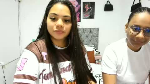 Snapshot of nay_and_aleja chatting on 25, 6, 2026 nay_and_aleja online show from 25, 6, 2026
