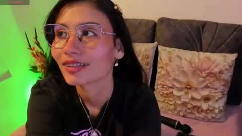 Snapshot of nayecloud chatting on 10, 7, 2026 Naye online show from 10, 7, 2026