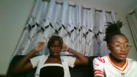 nayela_ online show from 22, 2, 2026