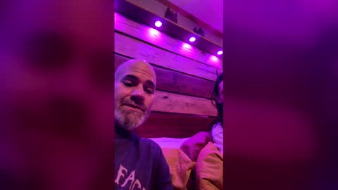 NC Bald And Beautiful online show from 23, 12, 2025