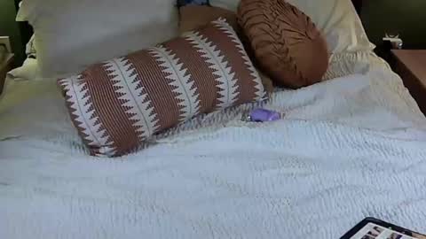 Snapshot of ndn_luv chatting on 26, 9, 2025 Thony online show from 26, 9, 2025