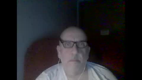 Snapshot of needlesslove chatting on 25, 1, 2025 Tom online show from 25, 1, 2025